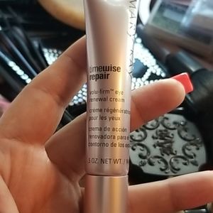 Mary Kay Volu-Firm Eye Renewal Cream